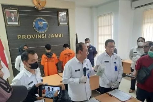 BNN Tangkap Kurir dengan Bukti 1.001 Butir Ekstasi Sindikat antar Provinsi
