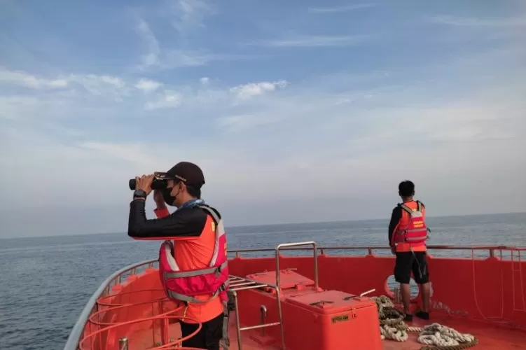 Tim SAR Perluas Area Pencarian Dua Korban Kapal Terbakar di Lombok