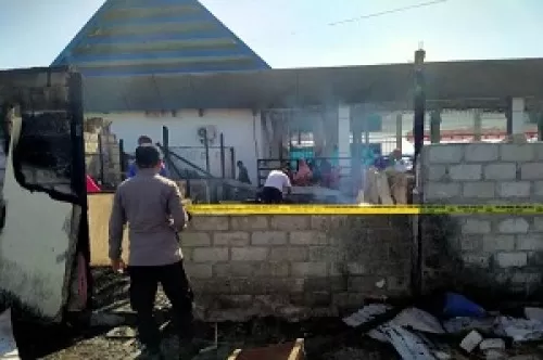 Diduga Arus Pendek Listrik, 20 Warung Makan di Maluku Tengah Terbakar