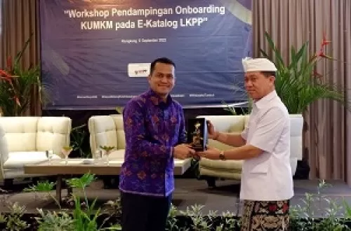 Bupati Suwirta Buka Kegiatan Workshop Pendampingan Onboarding KUMKM E-Katalog LKPP