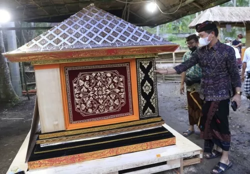 Bupati Suwirta Hadiri Persiapan Ngaben Masal di Delapan Tempat, Ingatkan Masyarakat Taati Prokes