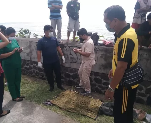 Warga di Pantai Labuan Aji Dihebohkan Oleh Penemuan Sesosok Mayat Laki-laki