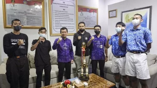 Raih Juara Dua, Bupati Suwirta Apresiasi Tim Putra Basket Klungkung U-15 Tahun