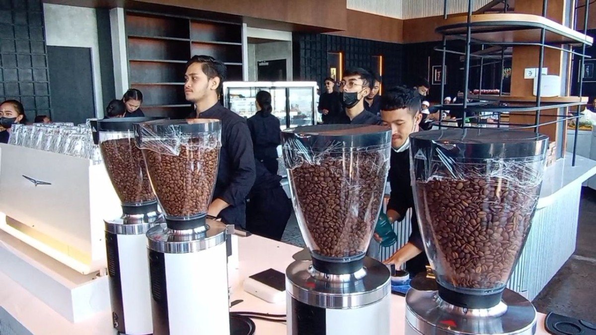 Menjamurnya Coffe Shop, Bangkitkan Perekonomian Masyarakat