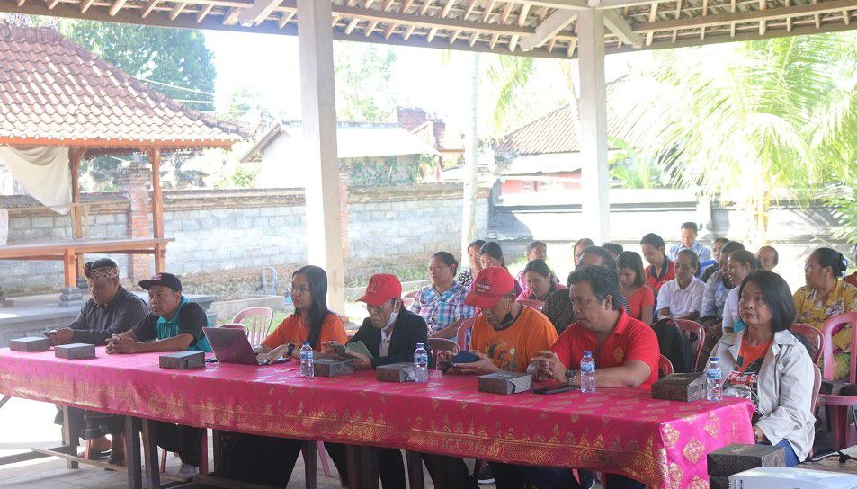PSSE FEB Unud menyelenggarakan kegiatan Pengabdian Kepada Masyarakat di Manggis Karangasem