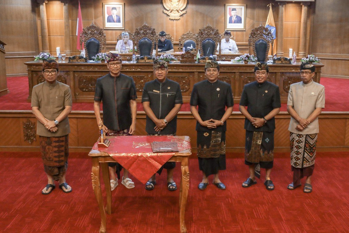 Wabup Suiasa hadiri Rapat Paripurna DPRD Badung