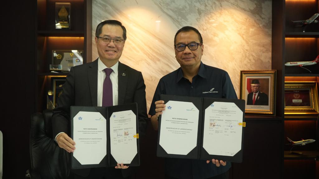 PT Angkasa Pura I (AP1) bersama dengan asosiasi maskapai penerbangan dunia, menandatangani nota kesepahaman Peningkatan Pelayanan
