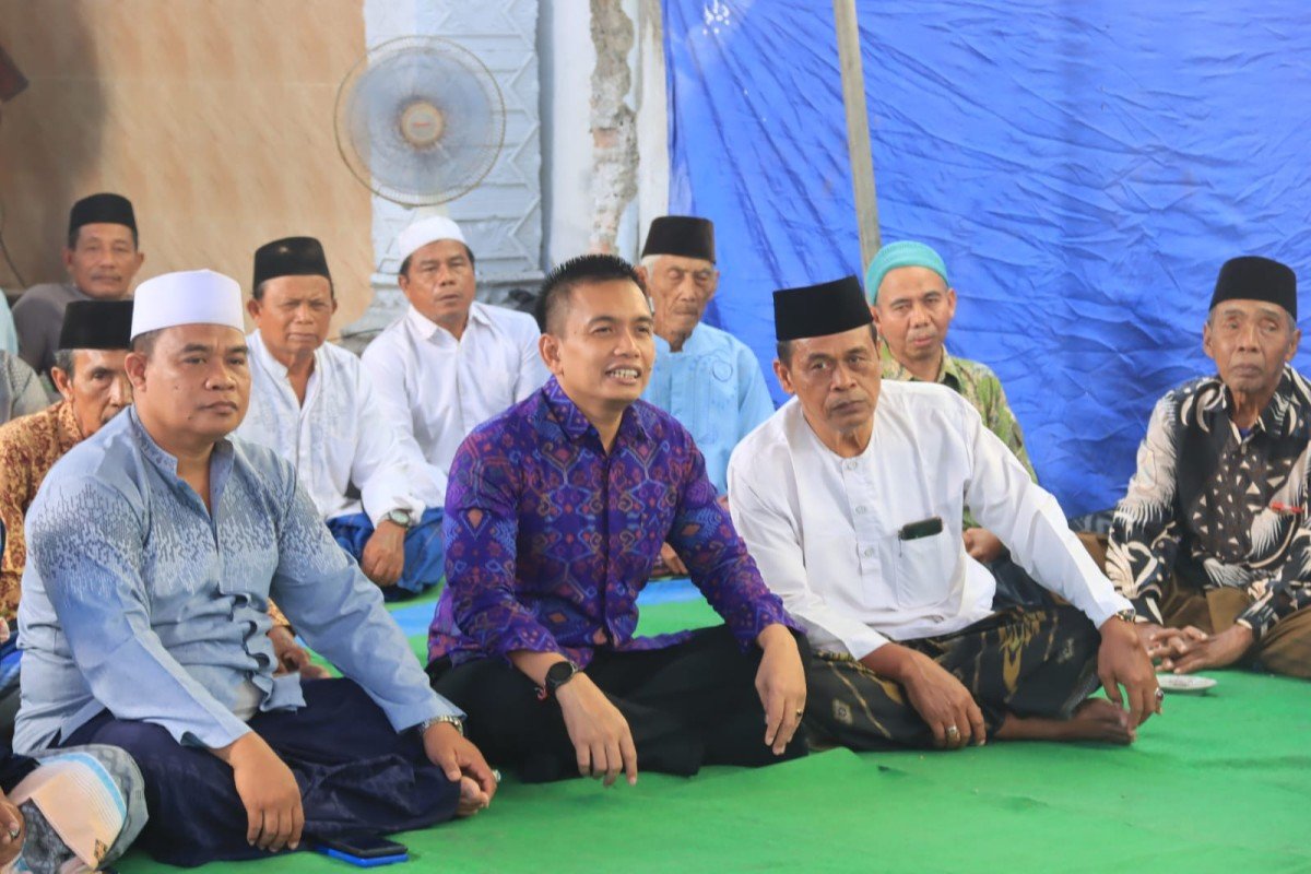 Wakil Bupati Jembrana IGN Patriana Krisna (Ipat) menghadiri peringatan Maulid Nabi Muhammad SAW 1444 H, Selasa, 3 Oktober 2023 di Pesantren Nurul Iman, Banjar Air Kuning, Desa Air Kuning