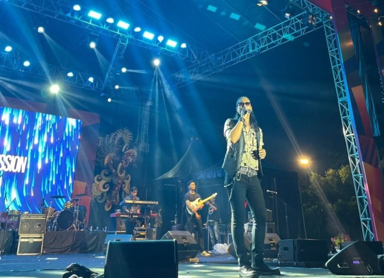 Puluhan Musisi Meriahkan Denfest ke-16