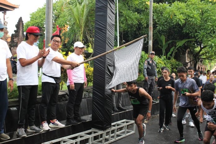 Ratusan Peserta Meriahkan Fun Run Desa Ubung Kaja Peringati HUT ke-236 Kota Denpasar.