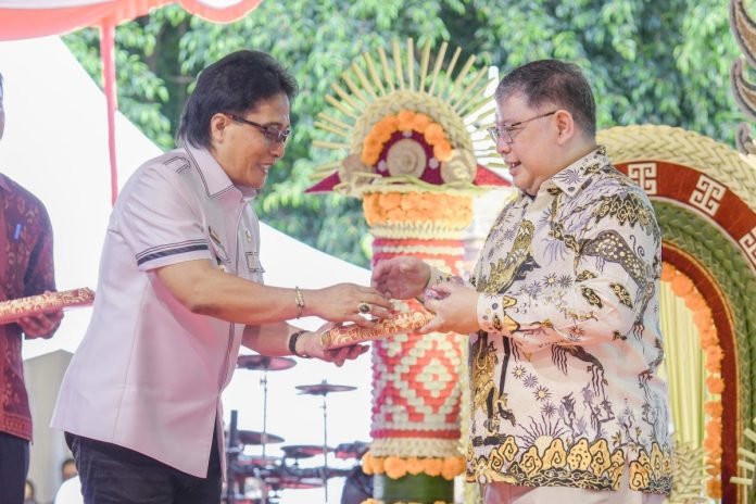 Bupati Giri Prasta saat menghadiri acara pisah sambut Kepala Kejaksaan Tinggi (Kejati) Bali di Jaya Sabha Rumah Jabatan Gubernur Bali, Jln Surapati Denpasar, Rabu (21/2). Bupati Giri Prasta saat menghadiri acara pisah sambut Kepala Kejaksaan Tinggi (Kejati) Bali di Jaya Sabha Rumah Jabatan Gubernur Bali, Jln Surapati Denpasar, Rabu (21/2).