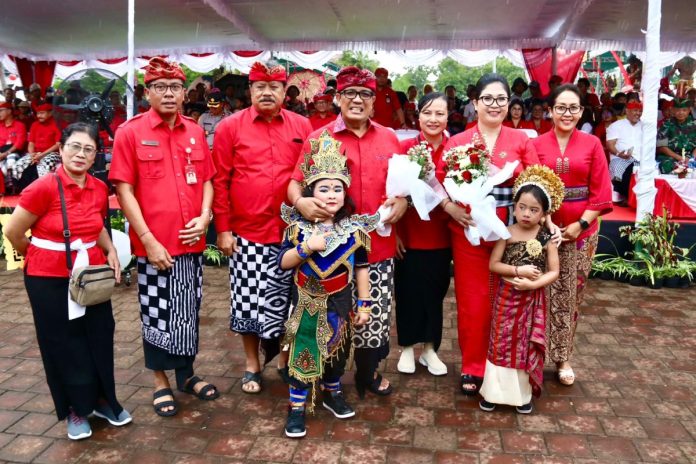 Bupati Sanjaya beserta Istri Buka Pawai Ogoh-Ogoh Mini Festival Ogoh-Ogoh Singasana Tahun 2024