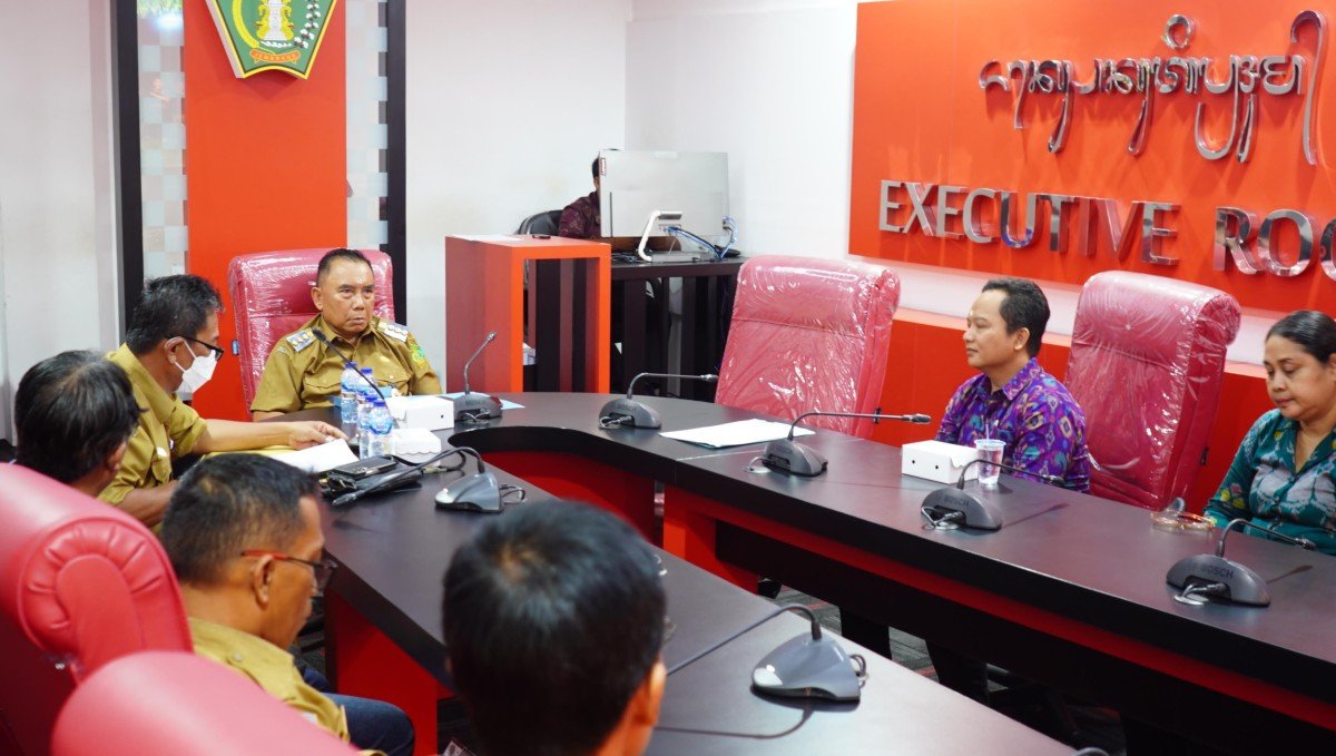 Tiga Calon Dirut Perumda Tribhuwana Jalani Tes Wawancara Akhir, Ini Permintaan Bupati