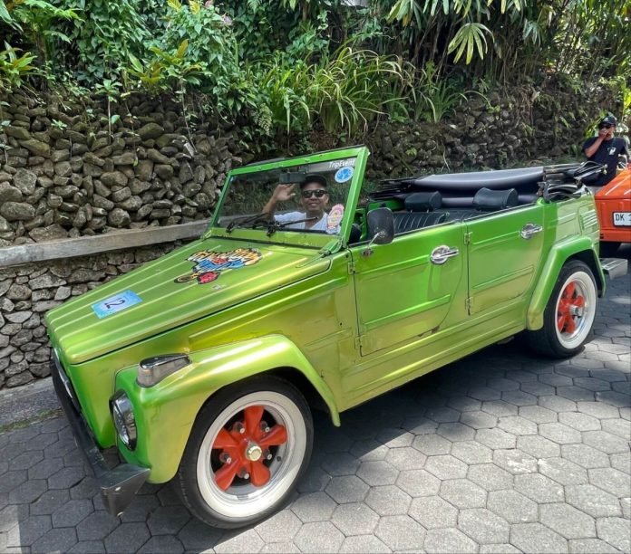 Ketut Wardika, pemilik VW Safari di Ubud