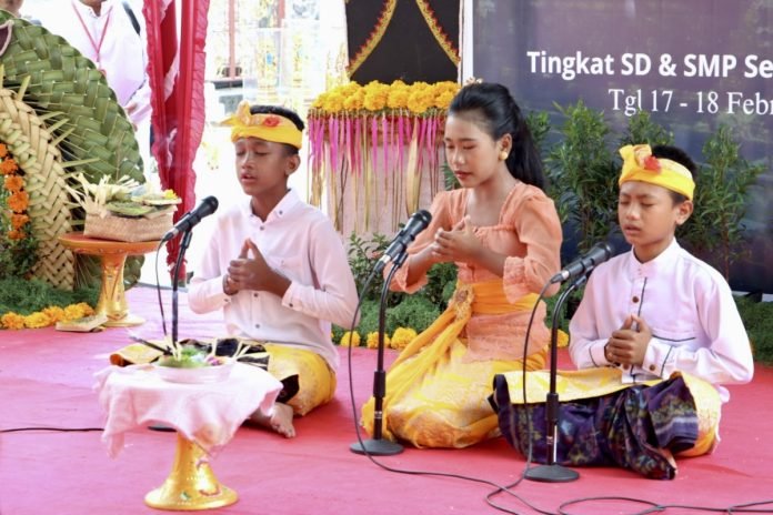 Pemkot dan PHDI Denpasar Gelar Lomba Puja Trisandya Tingkat SD-SMP