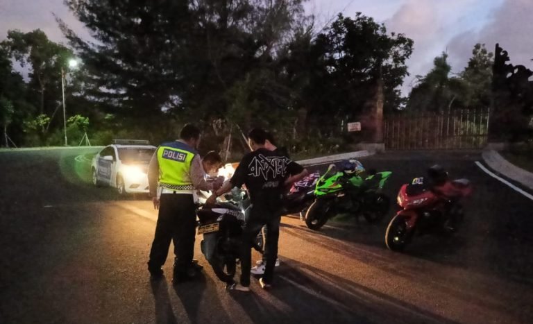Polsek Denpasar Selatan dan Polresta Denpasar secara konsisten melakukan upaya sweeping dan menindak tegas aksi speeding.