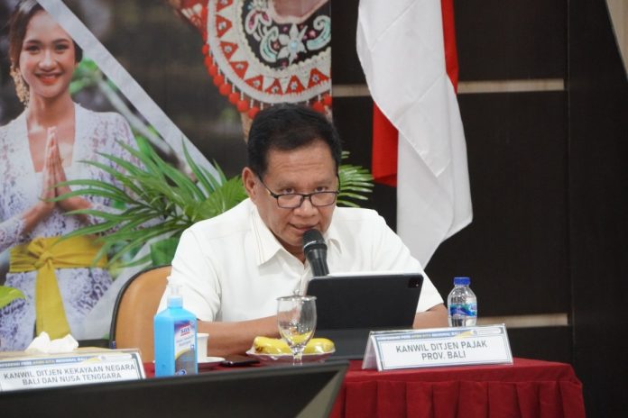 Kepala Bidang Data dan Pengawasan Potensi Perpajakan Kanwil DJP Bali, Harry Pantja Sirait.