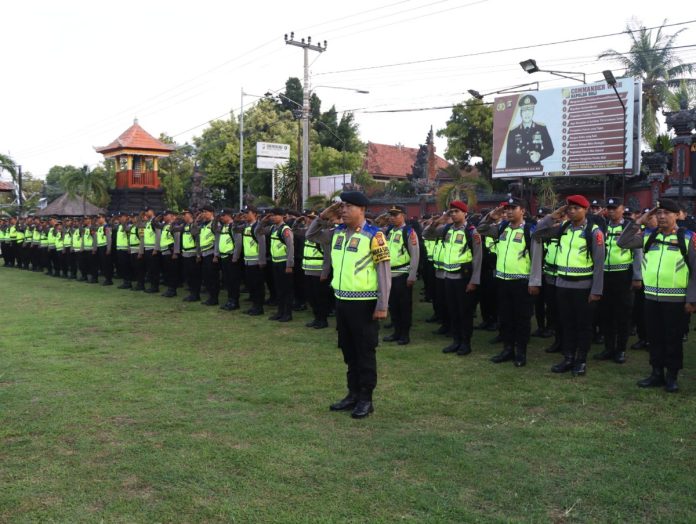 Pelaksanaan Apel Kesiapan Pergeseran Pasukan Ops Mantap Brata Agung 2023 - 2024 Tahap Pungut Suara wilayah Kabupaten Buleleng.