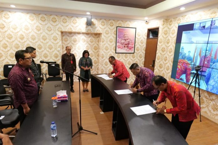 Bupati Tabanan, Dr. I Komang Gede Sanjaya, S.E., M.M melakukan Pelantikan dan Pengambilan Sumpah Jabatan di Lingkungan Pemerintah Kabupaten Tabanan