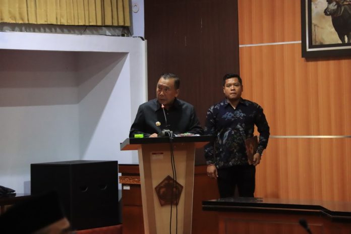 Paripurna DPRD Jembrana, Bupati Tamba Tanggapi Catatan Dewan