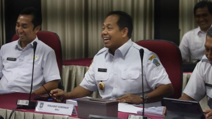 Penjabat (Pj.) Gubernur Bali S.M. Mahendra Jaya menyampaikan capaian kinerja triwulan kedua periode 5 Desember 2023 – 5 Maret 2024.