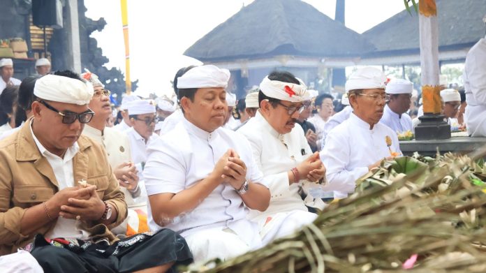 Pj Gubernur Bali Apresiasi Dukungan Semua Pihak Sukseskan Karya IBTK Pura Agung Besakih