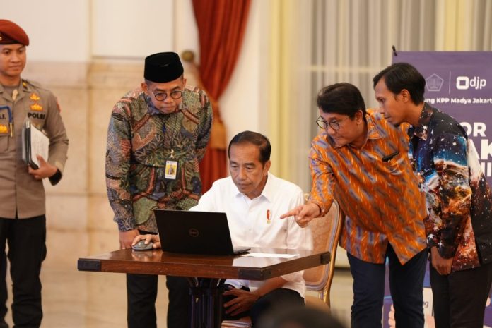 Presiden Jokowi Laporkan SPT Tahunan secara Elektronik