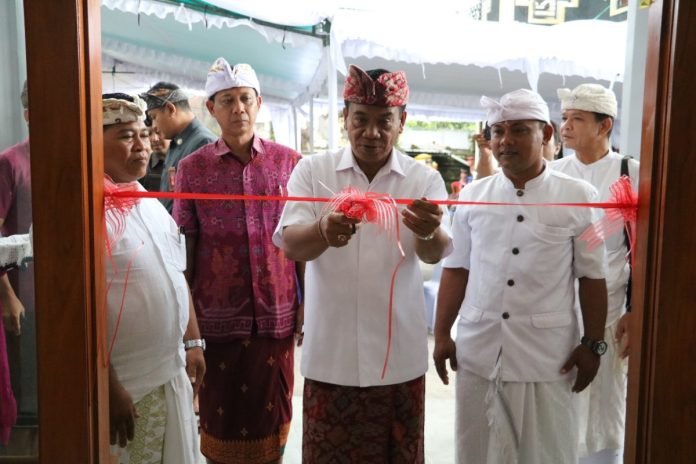 Resmikan Kantor Baru, Pj Bupati Buleleng Inginkan Kinerja Perangkat Desa Selat Meningkat