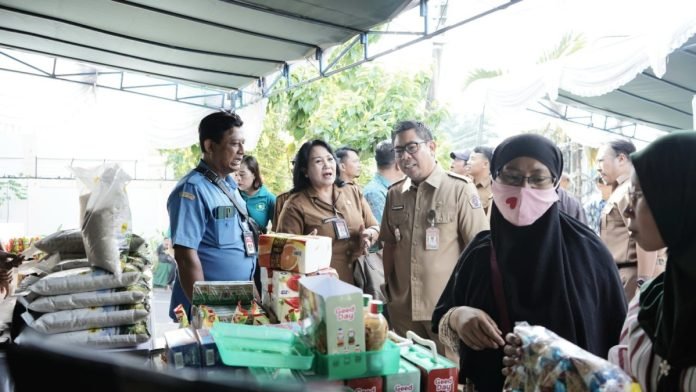 Wakil Walikota Arya Wibawa Tinjau Pelaksanaan Pasar Murah di Masjid Al Furqon