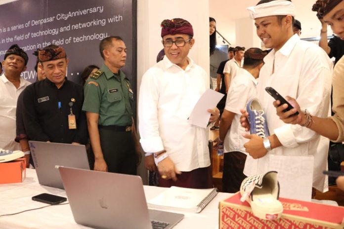 Walikota Denpasar, I Gusti Ngurah Jaya Negara, secara resmi membuka gelaran Denpasar Teknologi Informasi Komunikasi Festival Tahun 2024