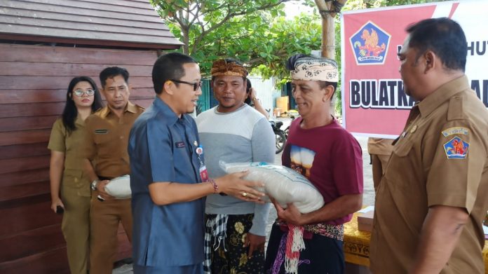 Puluhan Nelayan di Buleleng Terdampak Bencana Dapat Bantuan Beras