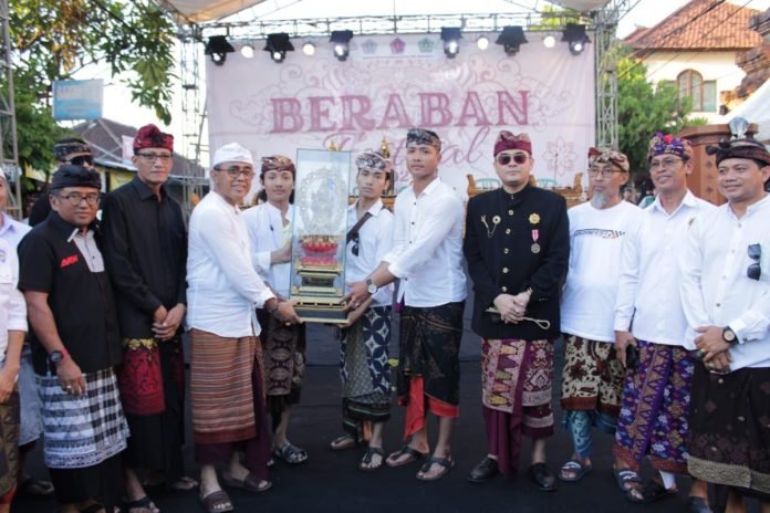 Dorong Pelestarian Seni Budaya Anak Muda, Walikota Denpasar Buka Festival Beraban 2024