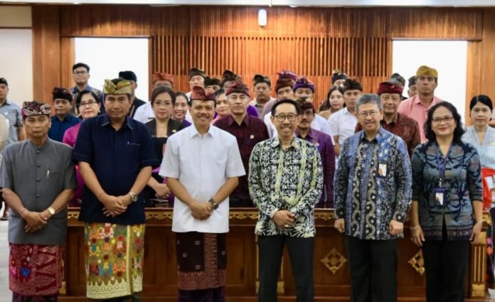 Jaga Netralitas Pemilu, Sekda Dewa Made Indra Minta Dukungan ASN Hanya Dilakukan di Bilik TPS