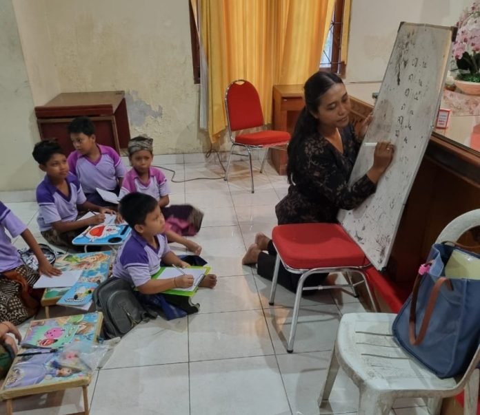 Kelurahan Peguyangan Gelar Pelatihan Bahasa Bali kepada Generasi Muda