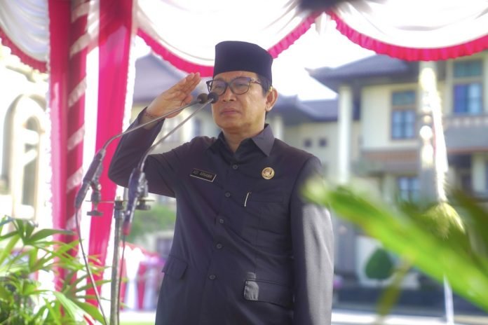 Sekda Adi Arnawa Pimpin Apel Peringatan Hari Otonomi Daerah Ke-28