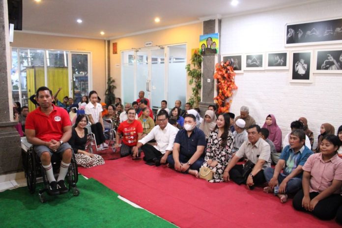 Sekda Alit Wiradana Buka Puasa Bersama dengan Sahabat Disabilitas Kota Denpasar