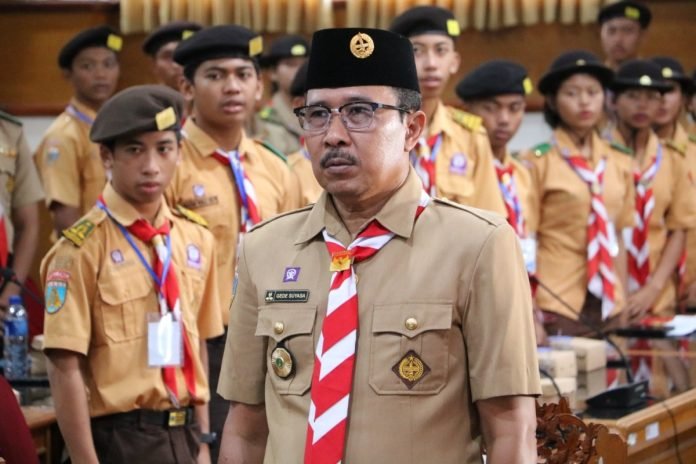 Tarik Minat Siswa, Sekda Buleleng Dorong Anggota Pramuka Lebih Kreatif dan Inovatif