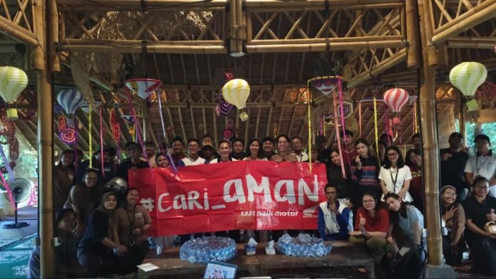 Astra Motor Bali Berikan Edukasi Keselamatan Berkendara kepada Karyawan PT Wooden Fish Village