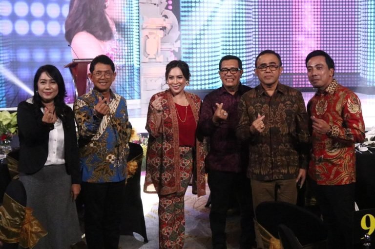 Bupati Tabanan Hadiri Acara Penghargaan CNN Indonesia Award 2024