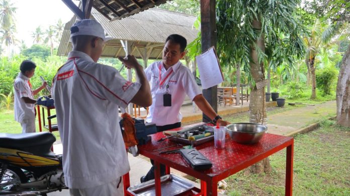 Astra Motor Bali Jadi Penguji Eksternal UKK di SMK Negeri 2 Negara