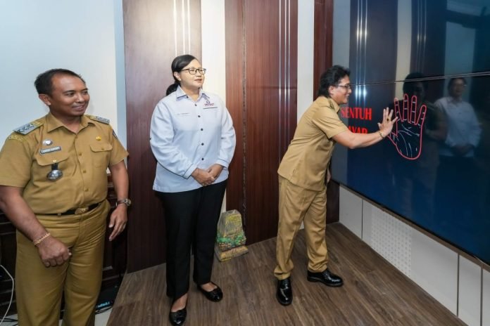 Bupati Nyoman Giri Prasta saat membuka Bimtek Aparatur Pemerintah Desa dan Kelurahan se-Kecamatan Kuta Selatan sekaligus launching Inovasi Rajapala, di Aula Kantor Camat Kuta Selatan, Senin (27/5)