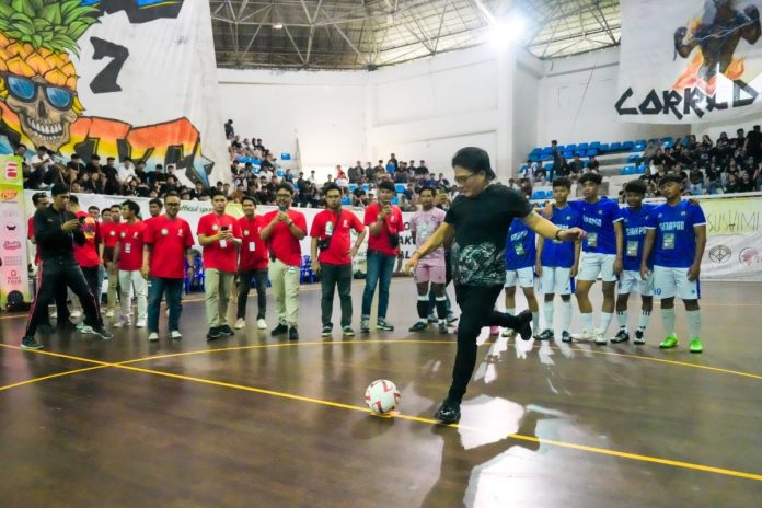 Bupati Giri Prasta membuka Botana Futsal Competition 2024 yang diselenggarakan oleh Botana Football Club Bali di GOR Lila Bhuana Denpasar, Kamis (23/5).