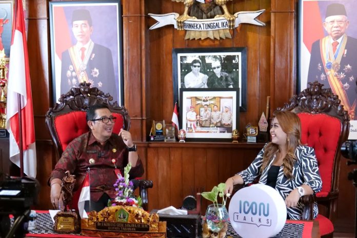 Bupati Tabanan, Dr. I Komang Gede Sanjaya alam podcast bersama PLN Icon Plus bertajuk Icon Talks