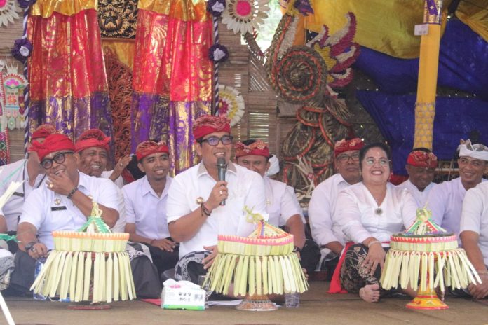 Bupati Tabanan Hadiri Upacara Dewa Yadnya di Banjar Umadiwang dan Batulumbang