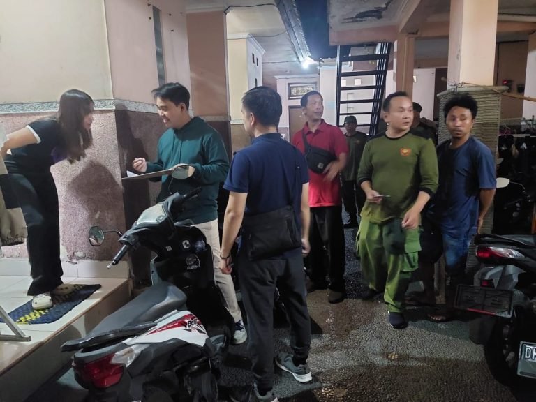 Ciptakan Tertib Administrasi, Kelurahan Dauh Puri Gelar Pendataan Penduduk Non Permanen