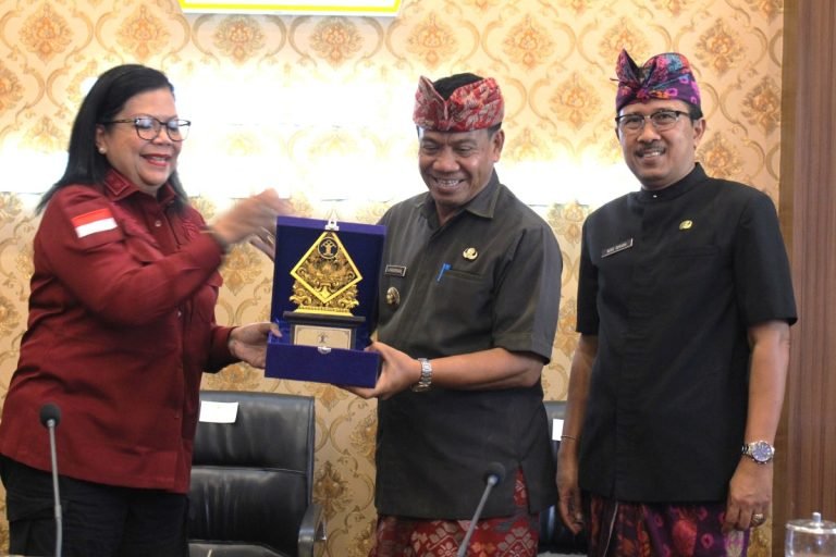 Pemkab Buleleng Siap Daftarkan Cipta Karya Daerah Melalui Mobile IP Clinic