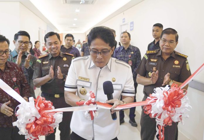 Bupati Nyoman Giri Prasta meresmikan Layanan Institusi Penerima Wajib Lapor (IPWL) RSD. Mangusada Badung, Selasa (14/5).