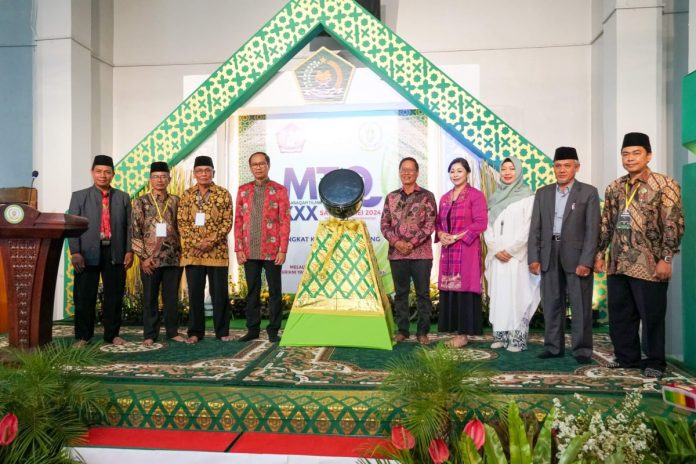 Wabup I Ketut Suiasa saat hadir di pembukaan Lomba Musabaqah Tilawatil Qur'an Ke-XXX Tingkat Kabupaten Badung Tahun 2024 di Masjid Agung Ibnu Batutah Nusa Dua, Kecamatan Kuta Selatan, Badung, Sabtu (11/5).