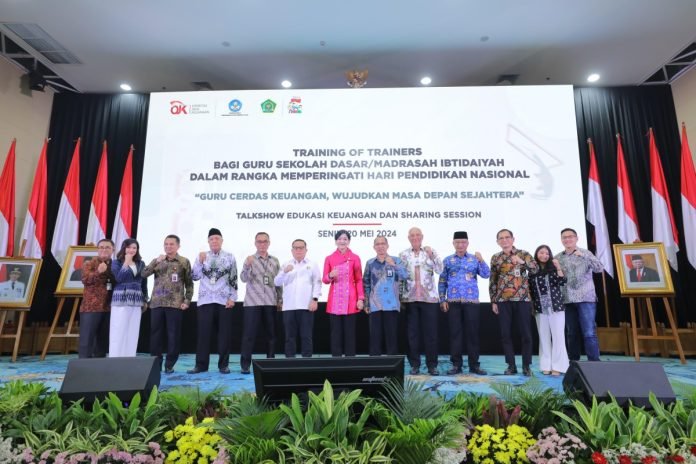 OJK Tingkatkan Literasi Keuangan Guru Melalui Training of Trainers Nasional