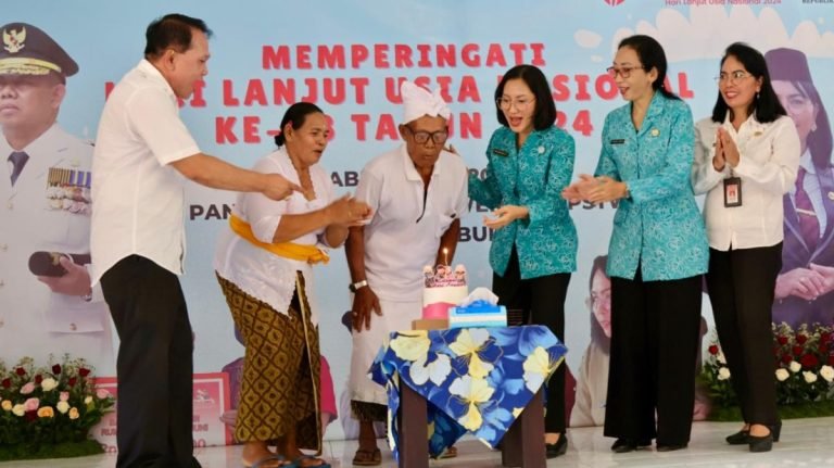 Peringati HLUN ke-28 dan HUT TAGANA ke-20, Pj Ketua TP PKK Bali Beri Semangat untuk Lansia